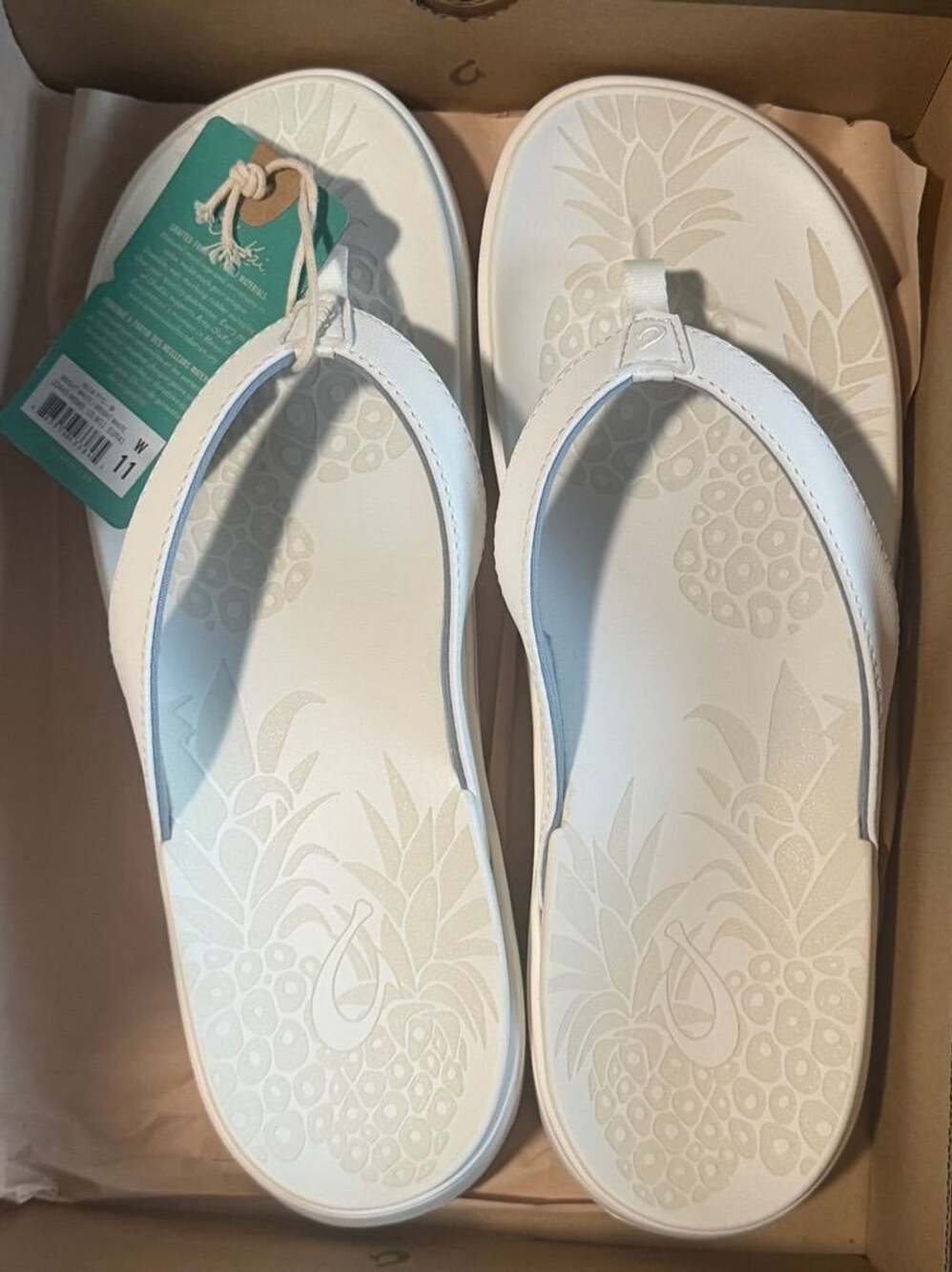 OluKai Ho'opio Flip Flops Size 11 Bright White Sandals